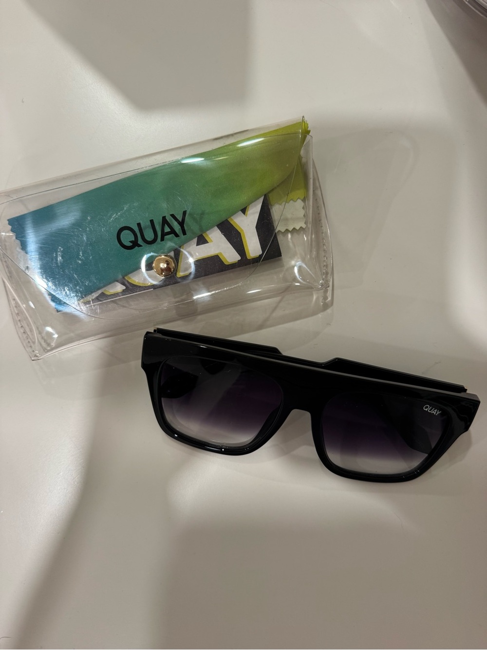 QUAY Sunglasses